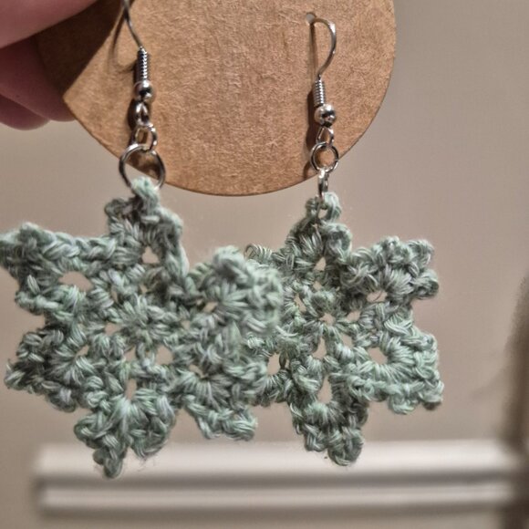 Crochet Snowflake Earrings - Picture 1 of 2